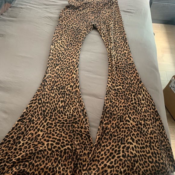 Leopard print bell bottom pants (large) - Picture 4 of 5